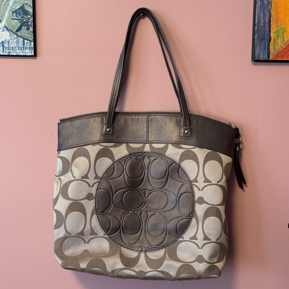 Coach F18335 Signature Tote